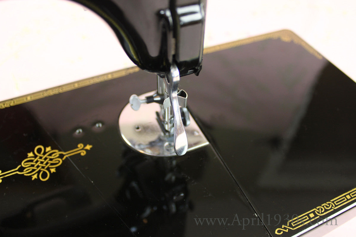 Singer Featherweight 221 Sewing Machine, BLACKSIDE AG004*** (SOLD)