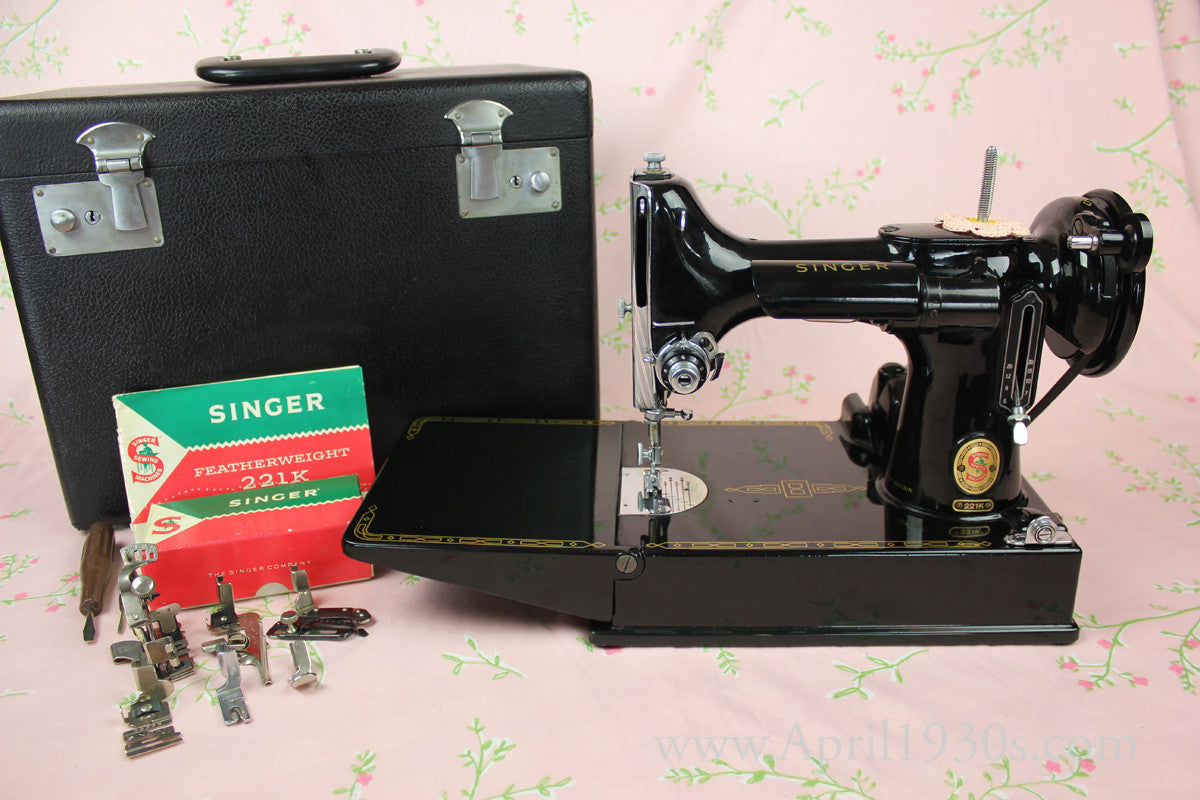 Singer Featherweight 221 Sewing Machine, ES244***