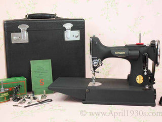 Load image into Gallery viewer, Singer Featherweight 221 Sewing Machine, WRINKLE AF589***