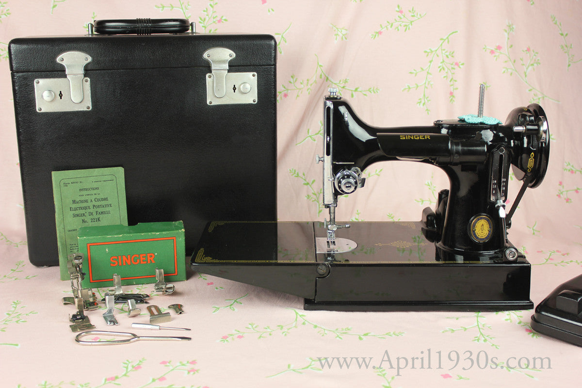 Singer Featherweight 221 Sewing Machine, French Centennial EG964***
