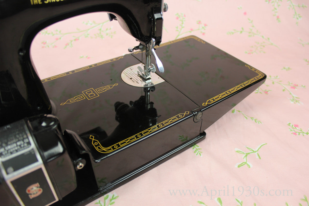 Singer Featherweight 221 Sewing Machine, ES244***
