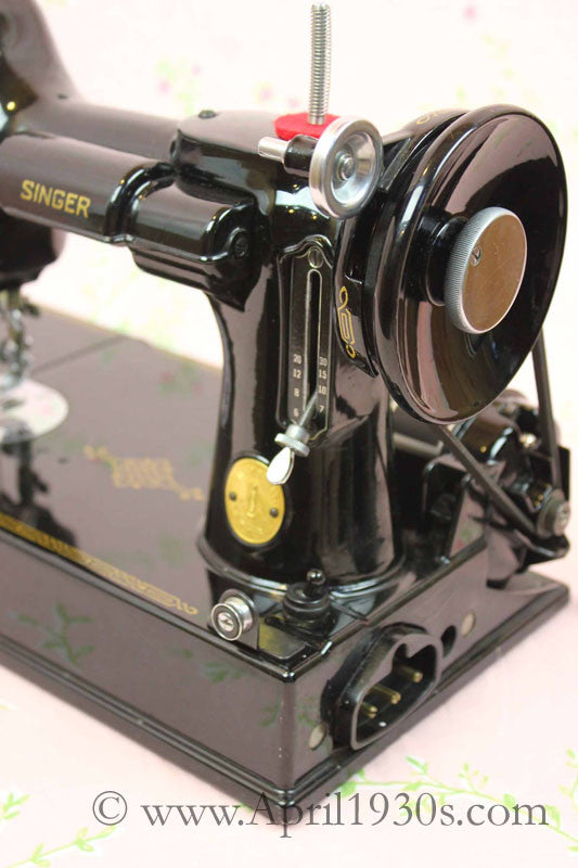 Singer Featherweight 221 Sewing Machine, AH417***