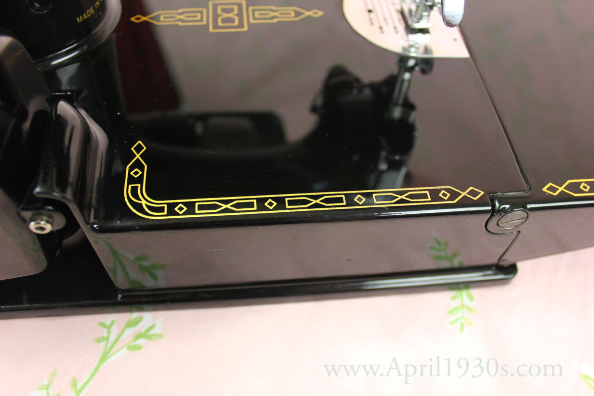 Singer Featherweight 221 Sewing Machine, ES244***