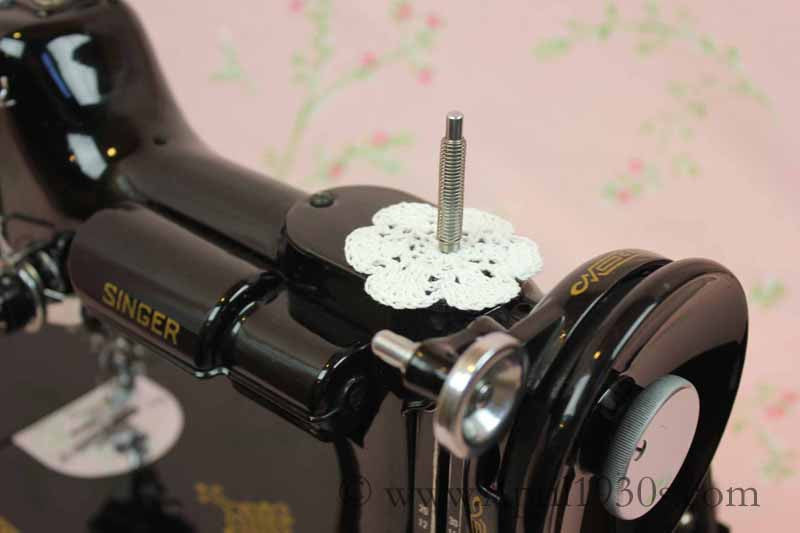 Singer Featherweight 221 Sewing Machine, AH417***