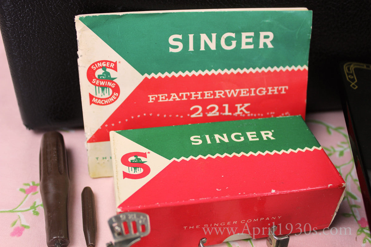 Singer Featherweight 221 Sewing Machine, ES244***
