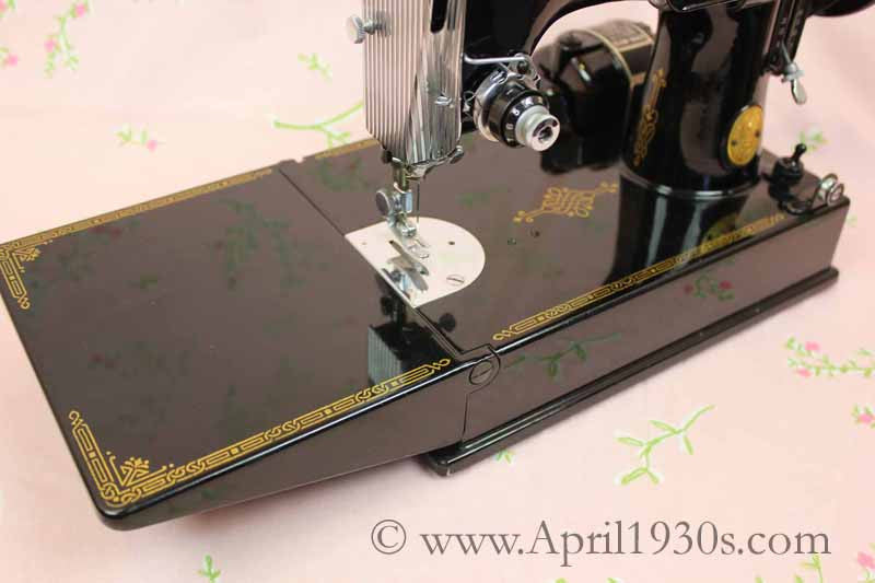 Singer Featherweight 221 Sewing Machine, AH417***