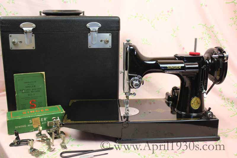 Singer Featherweight 221 Sewing Machine, AH417***
