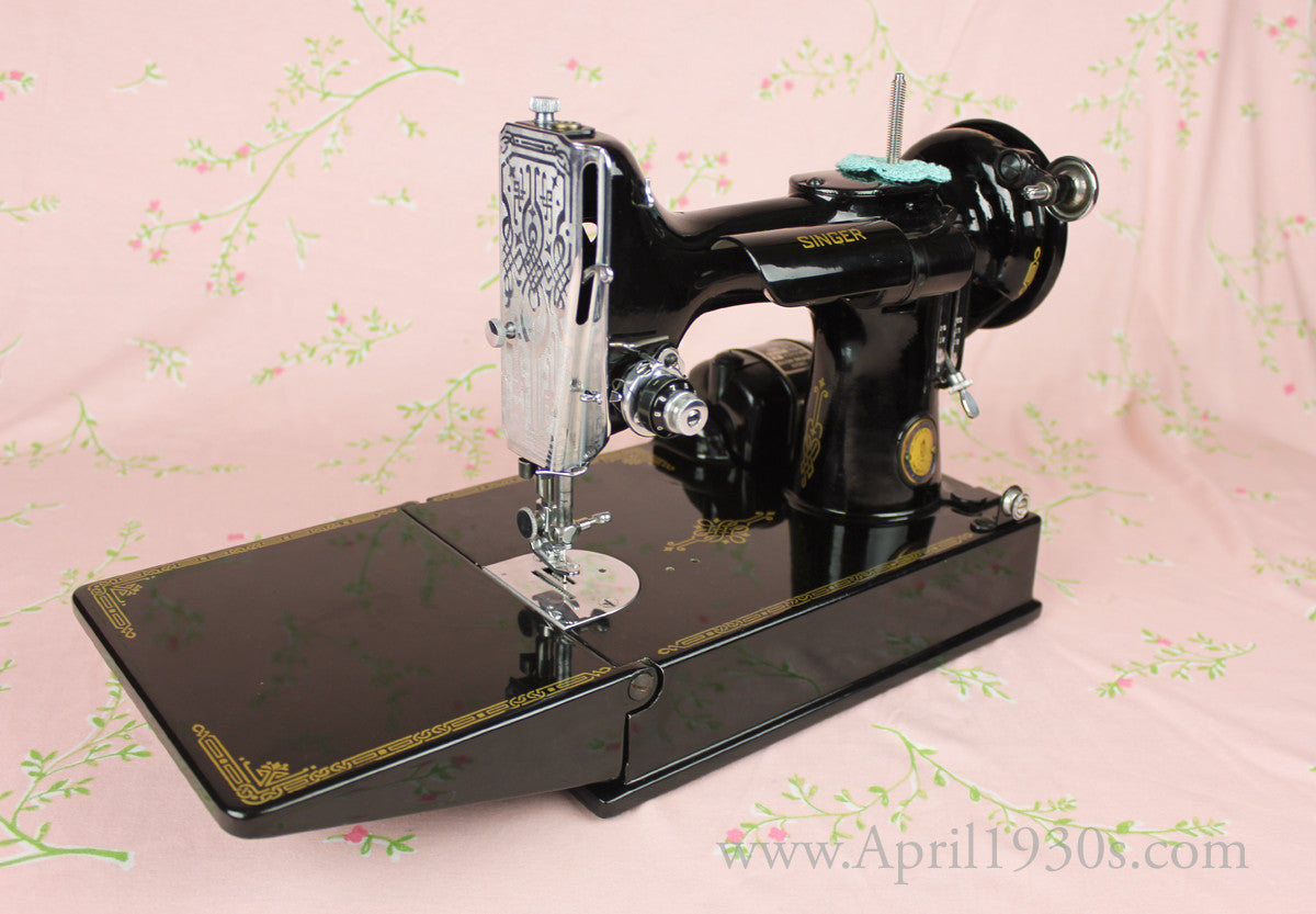 Singer Featherweight 221 Sewing Machine, French Centennial EG964***