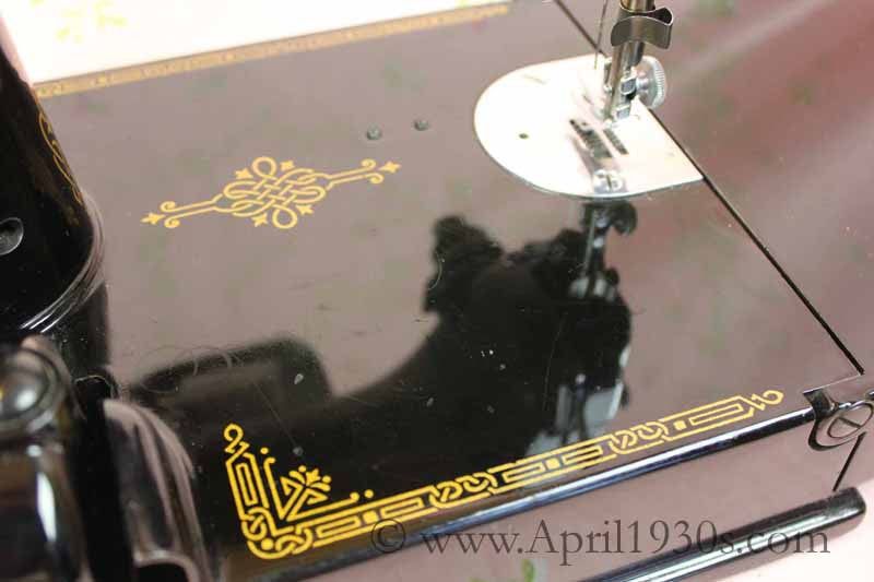 Singer Featherweight 221 Sewing Machine, AH417***