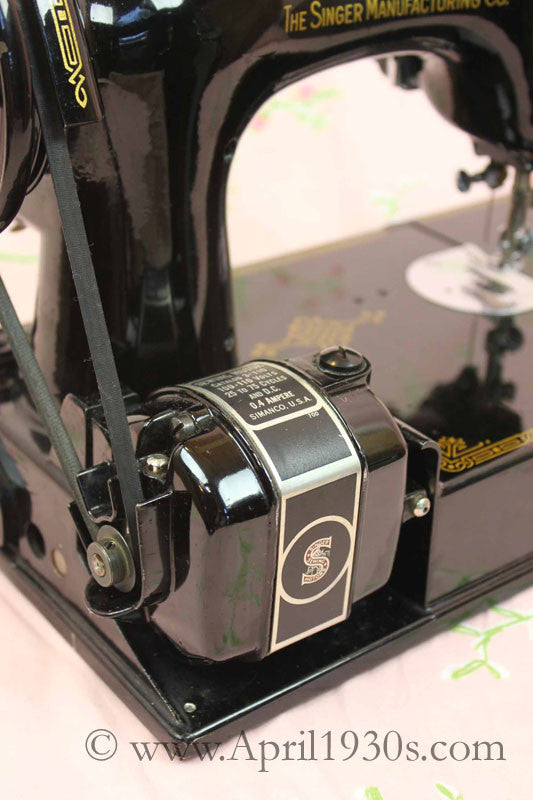 Singer Featherweight 221 Sewing Machine, AH417***