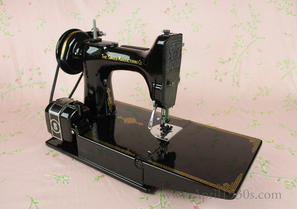 Singer Featherweight 221 Sewing Machine, BLACKSIDE AG004*** (SOLD)