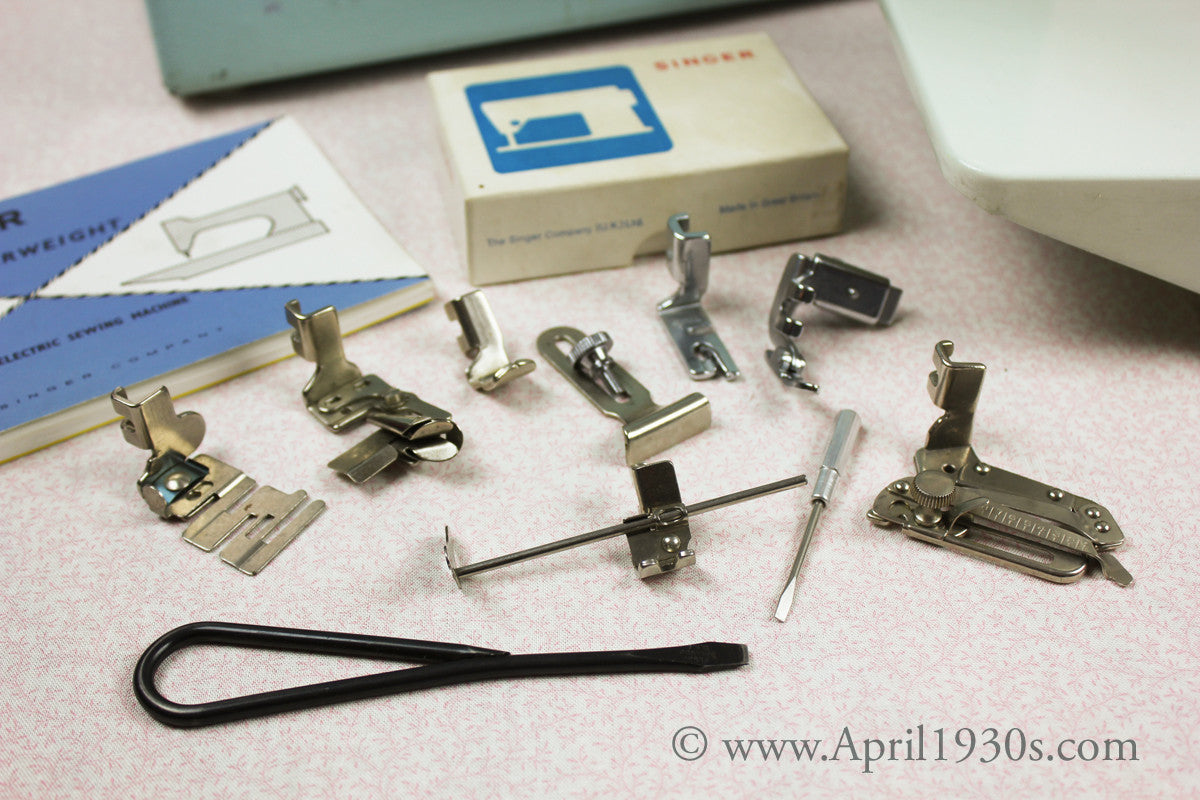 Singer Featherweight 221 Sewing Machine, WHITE EY848***ch