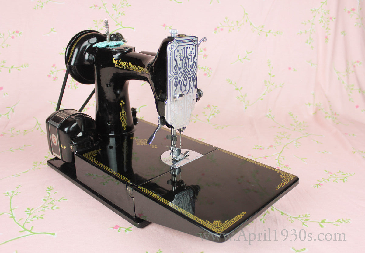 Singer Featherweight 221 Sewing Machine, French Centennial EG964***