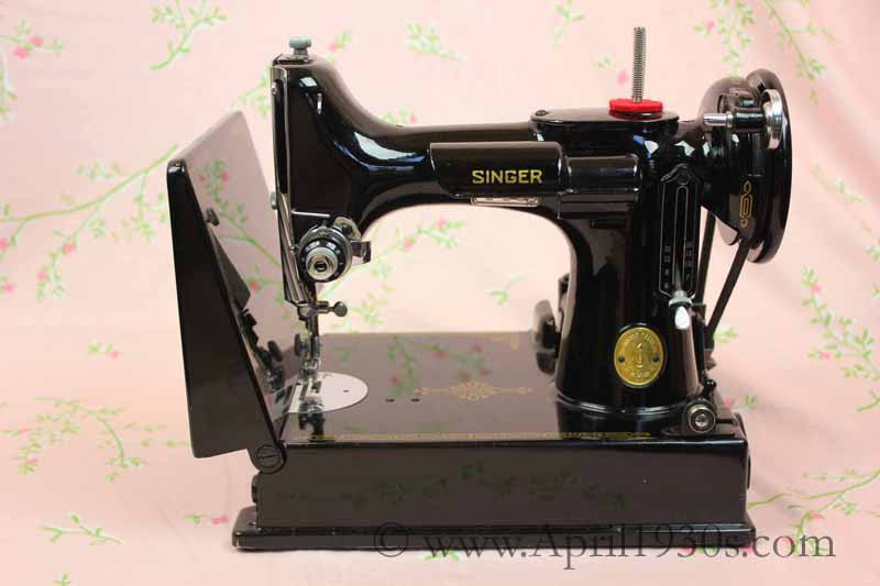 Singer Featherweight 221 Sewing Machine, AH417***