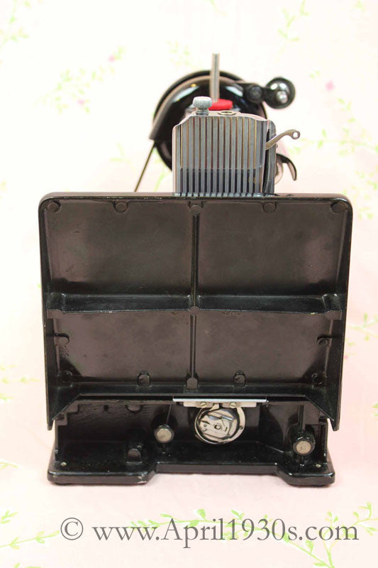 Singer Featherweight 221 Sewing Machine, AH417***