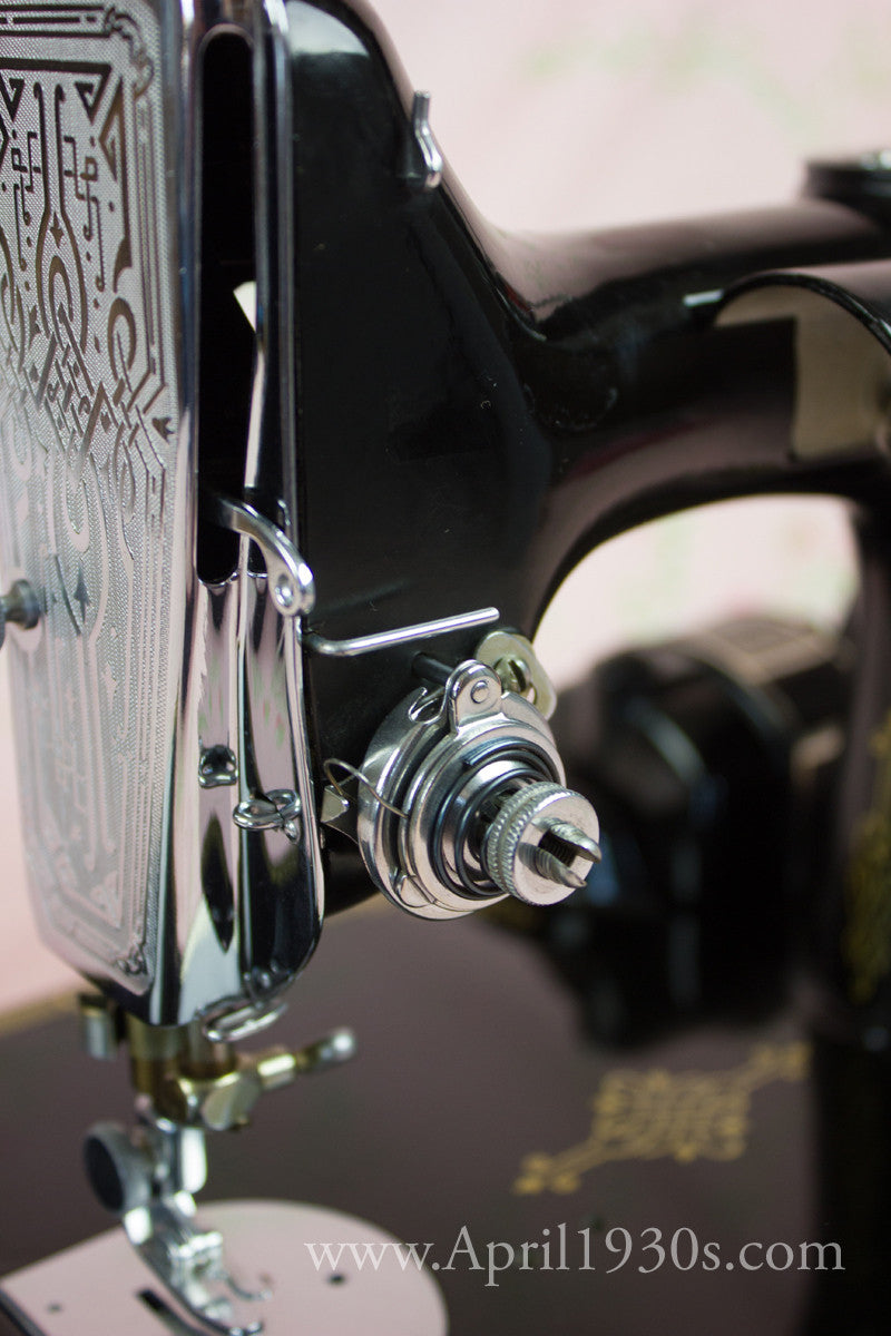 Singer Featherweight 221 Sewing machine, 1933 AD545***