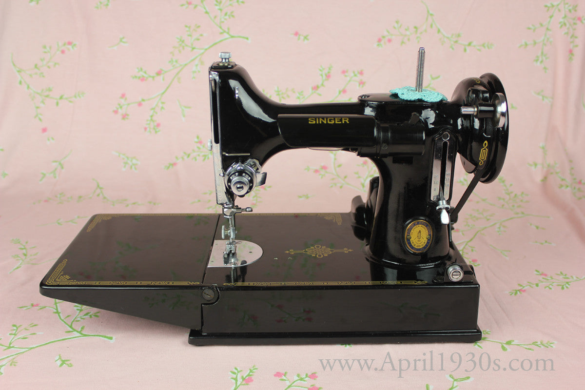 Singer Featherweight 221 Sewing Machine, French Centennial EG964***