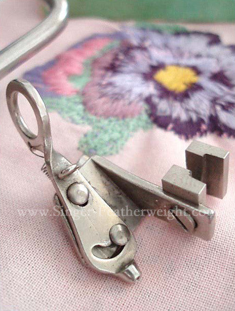 Singer Arrasane Embroidery & Darning Foot