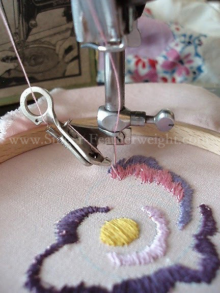 Singer Arrasane Embroidery & Darning Foot