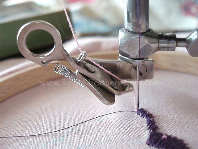 Singer Arrasane Embroidery & Darning Foot