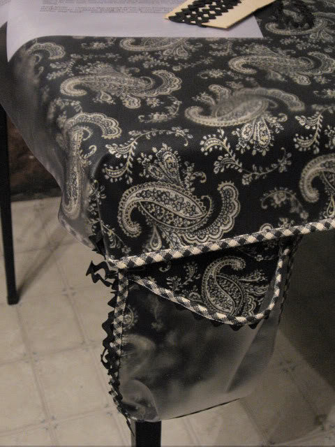 Pattern, Featherweight Table Cover (digital download)