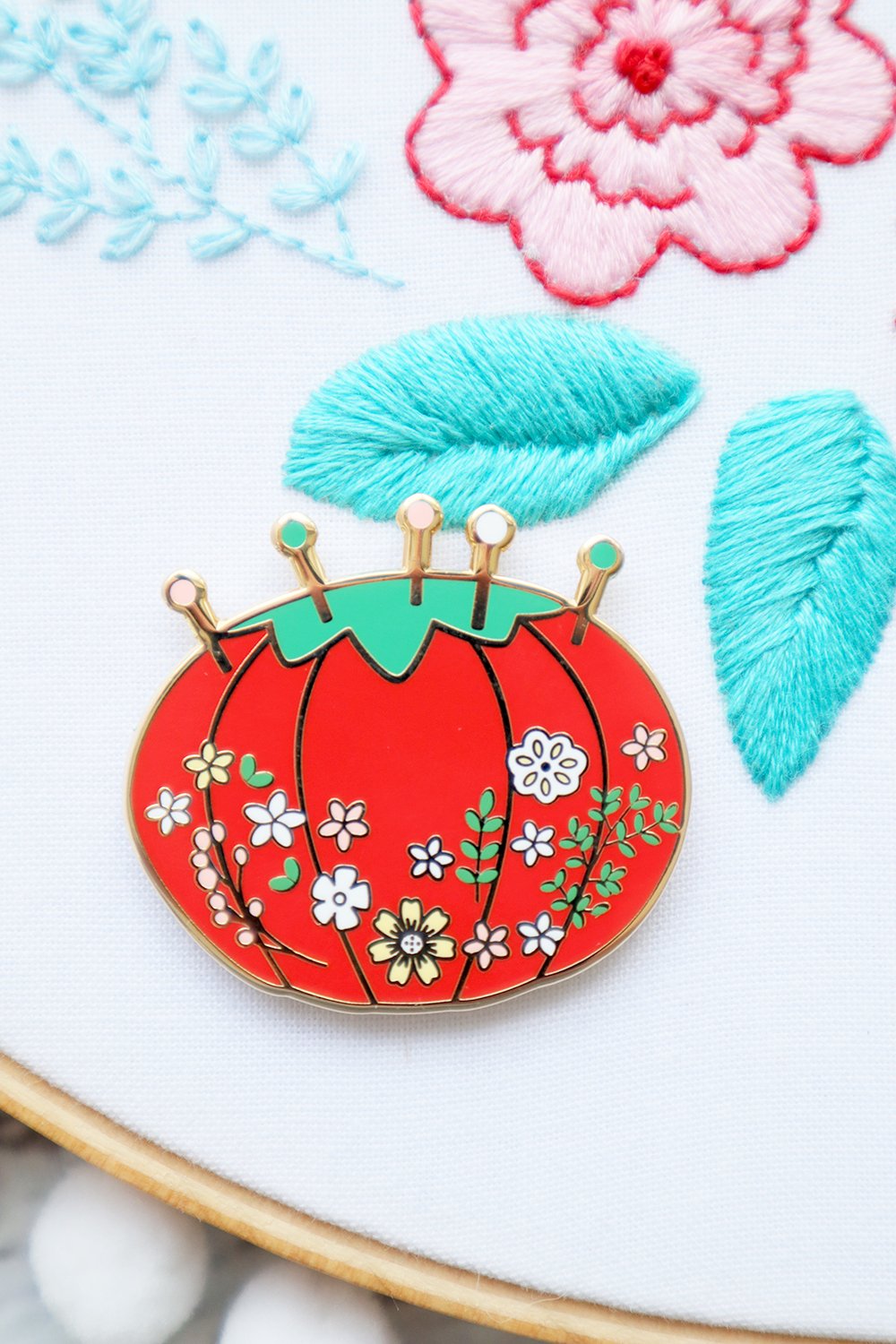 Needle Minder, VINTAGE TOMATO PINCUSHION by Flamingo Toes