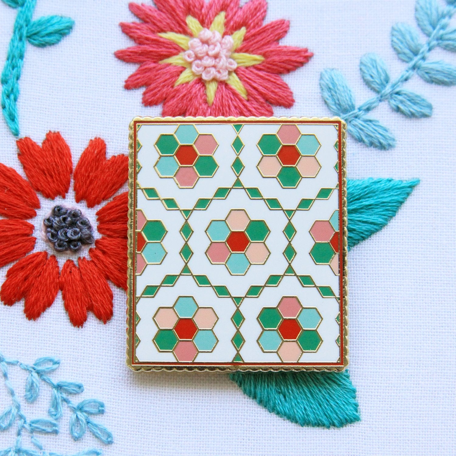 Needle Minder, VINTAGE FLOWER GARDEN QUILT by Flamingo Toes