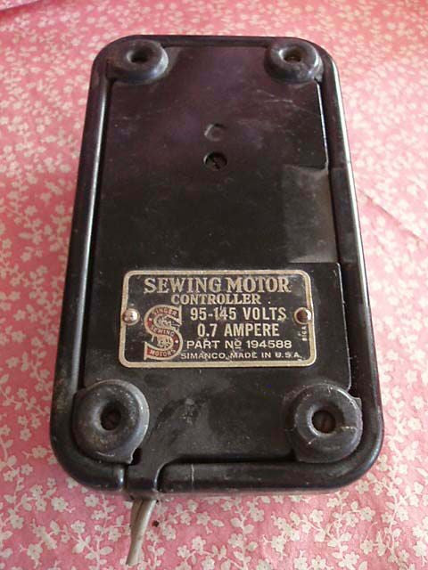 Singer Non Skid Foot Pedal Pad/rest for Vintage Featherweight 221, 222 and  301 and 401 Models 