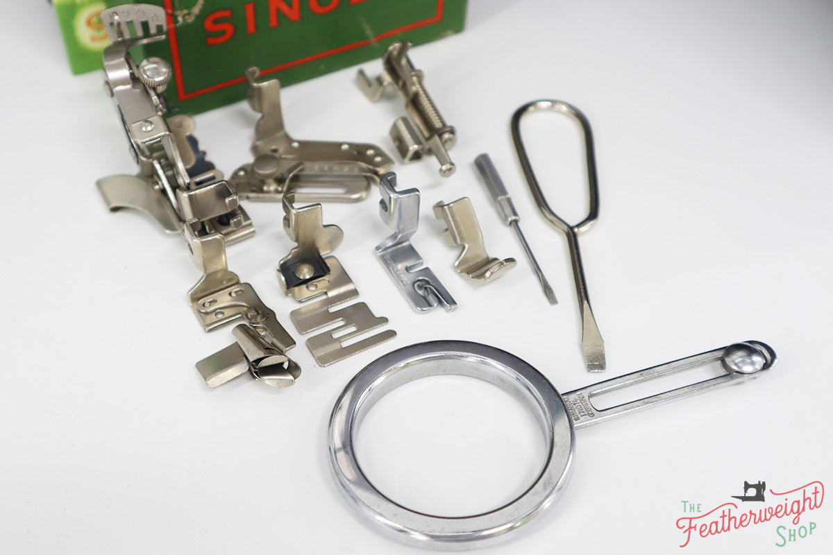 Singer Featherweight 222K Sewing Machine EK632***