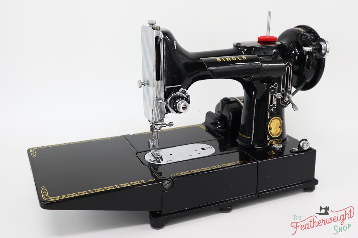 Singer Featherweight 222K Sewing Machine EK632***