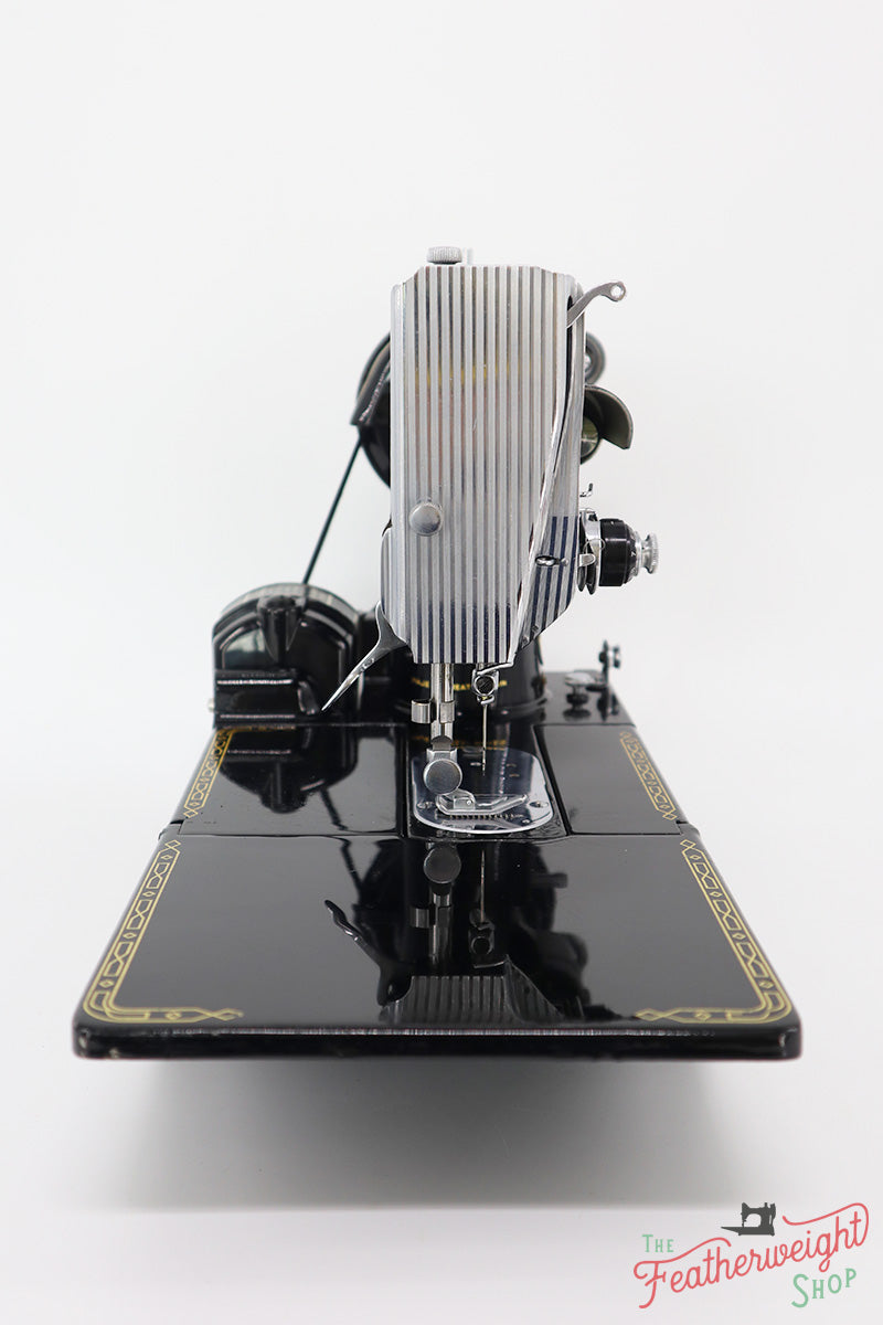 Singer Featherweight 222K Sewing Machine EK632***