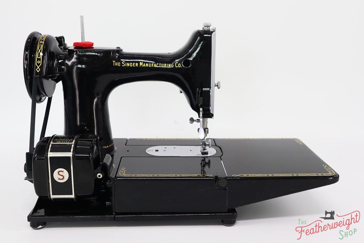 Singer Featherweight 222K Sewing Machine EK632***