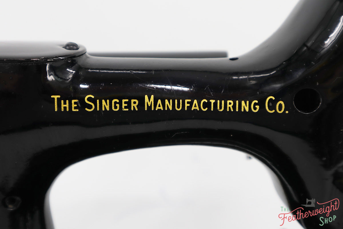 Singer Featherweight 222K Sewing Machine EK632***