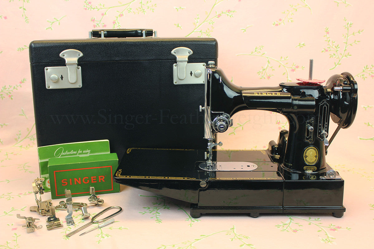 Singer Featherweight 222K Sewing Machine EM602***