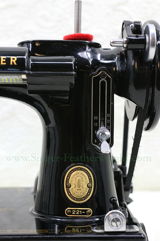 Singer Featherweight 221 Sewing Machine, AM383***