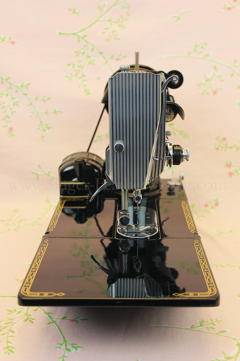 Singer Featherweight 222K Sewing Machine EM602***