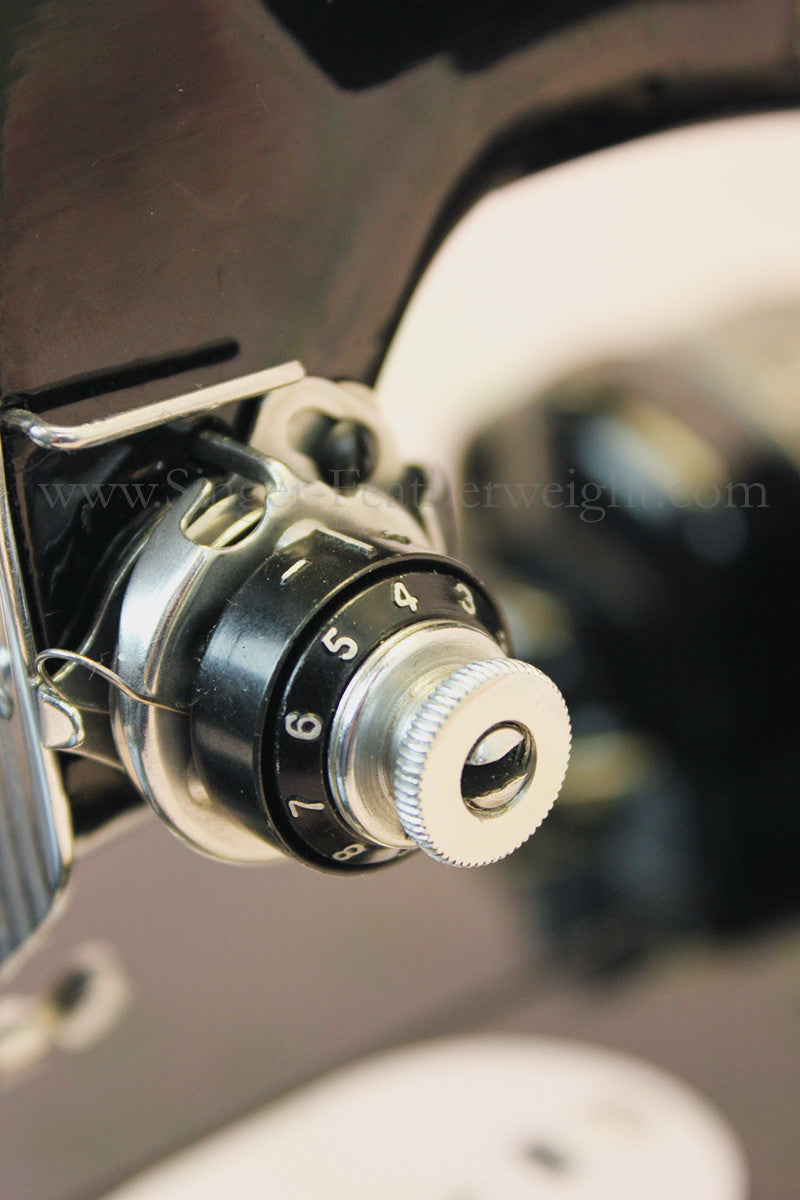 Singer Featherweight 222K Sewing Machine EM602***