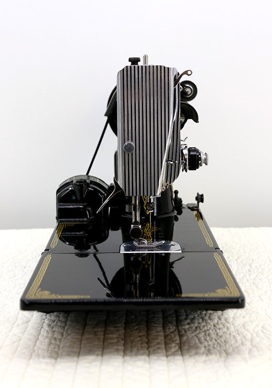 Singer Featherweight 221 Sewing Machine, AL005***