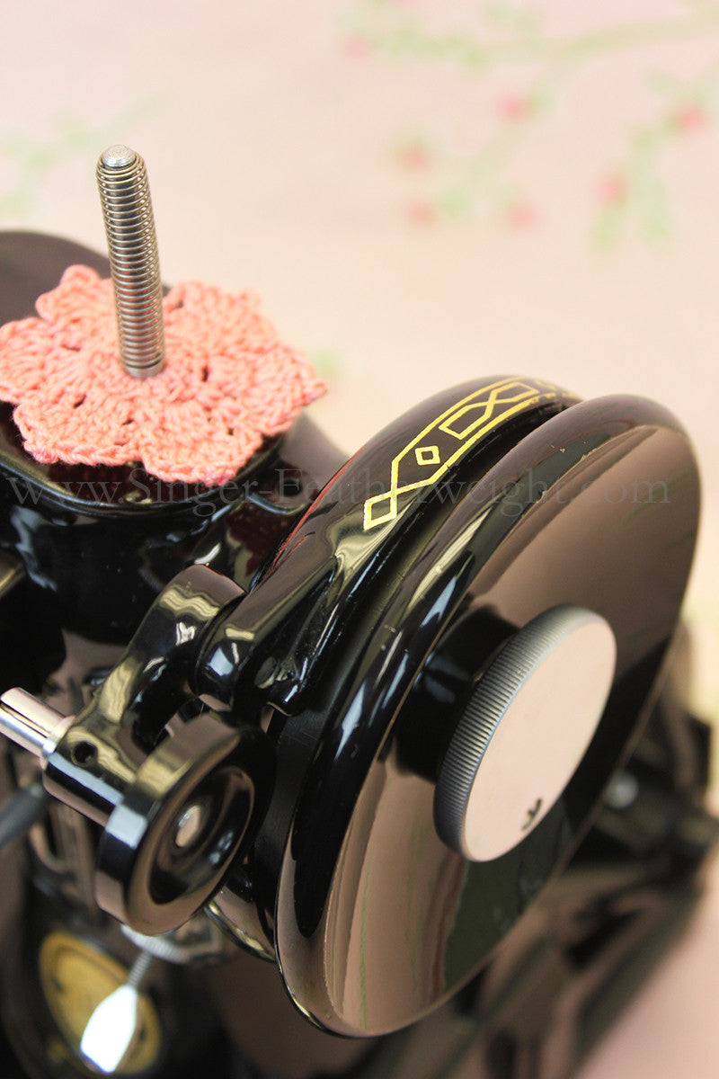 Singer Featherweight 222K Sewing Machine EM602***