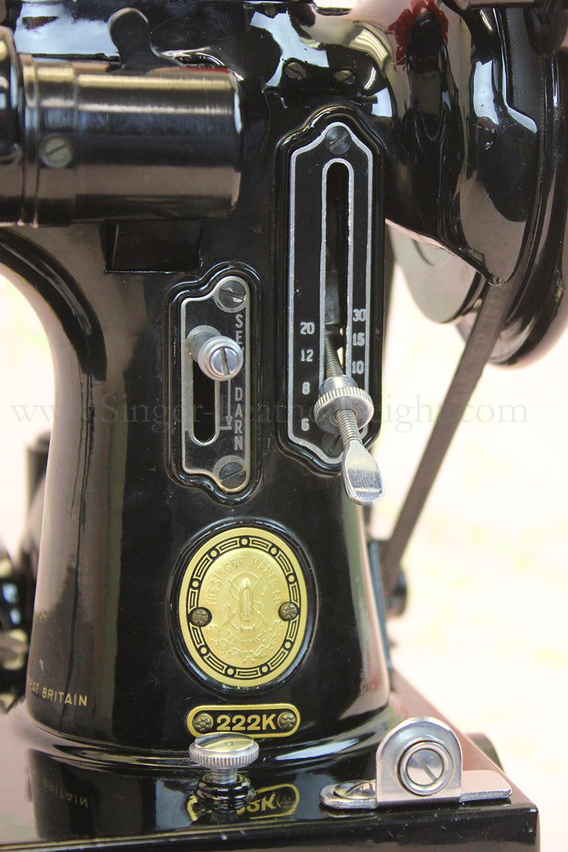 Singer Featherweight 222K Sewing Machine EM602***