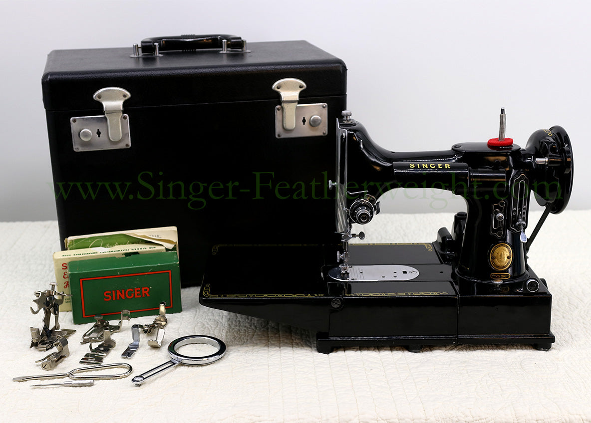 Singer Featherweight 222K Sewing Machine EL682***