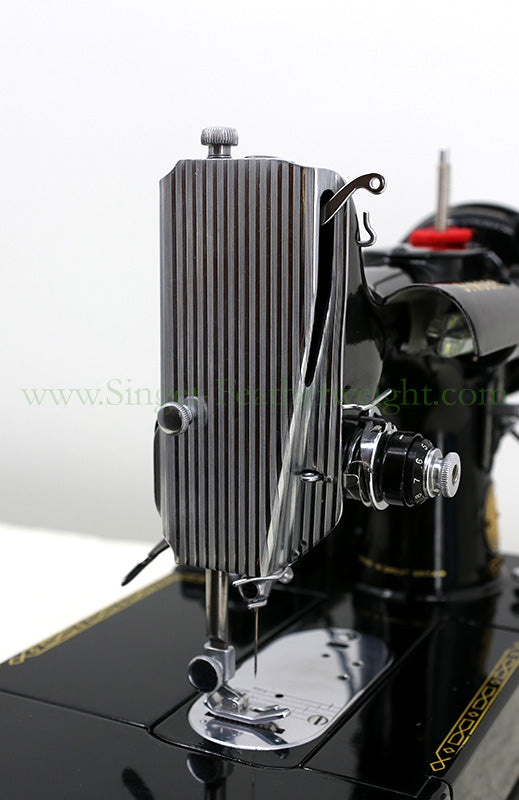 Singer Featherweight 222K Sewing Machine EL682***