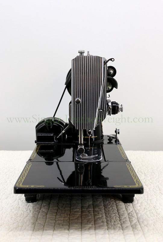 Singer Featherweight 222K Sewing Machine EL682***