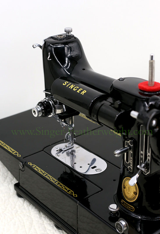 Singer Featherweight 222K Sewing Machine EL682***