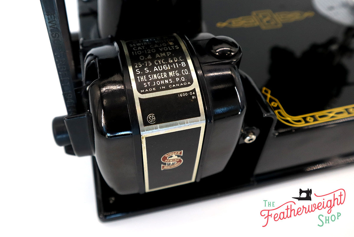 Singer Featherweight 221K Sewing Machine RED "S" ES172***