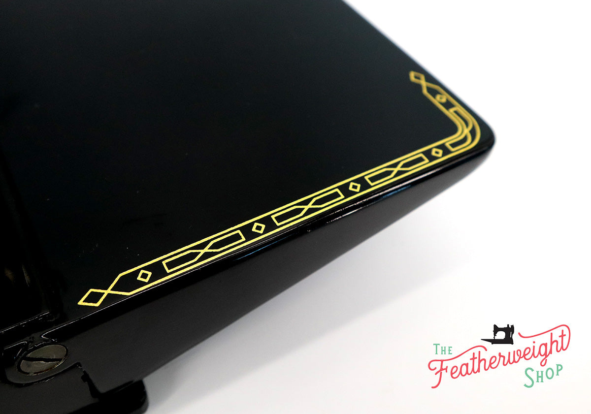 Singer Featherweight 221K Sewing Machine RED "S" ES172***