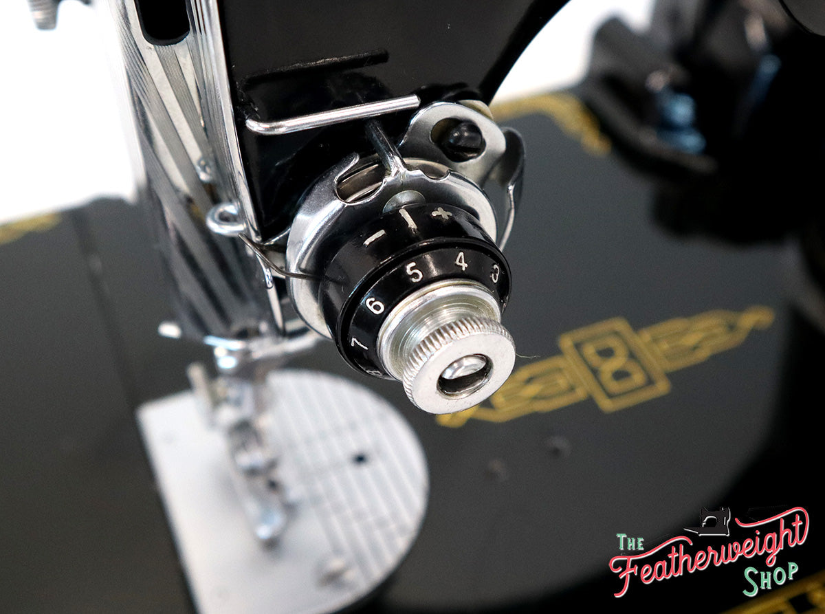 Singer Featherweight 221K Sewing Machine RED "S" ES172***