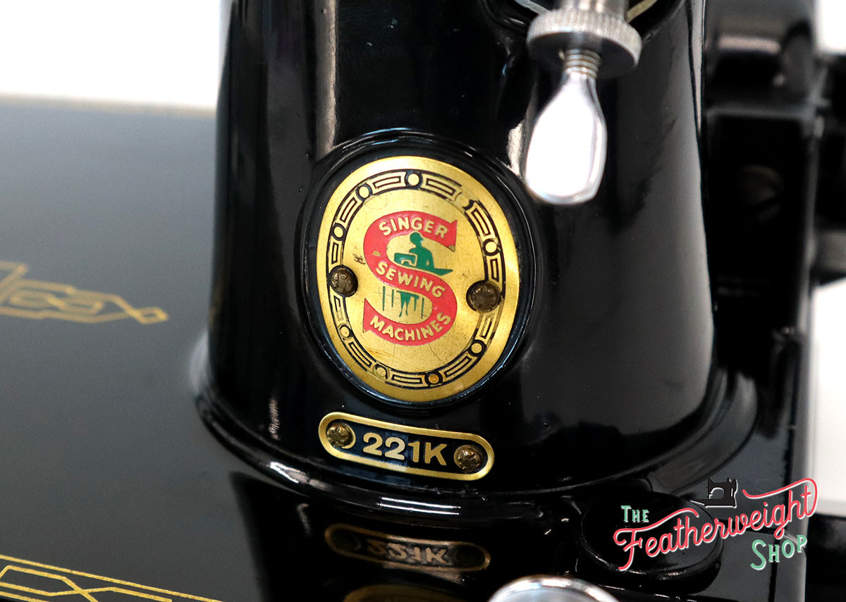 Singer Featherweight 221K Sewing Machine RED "S" ES172***