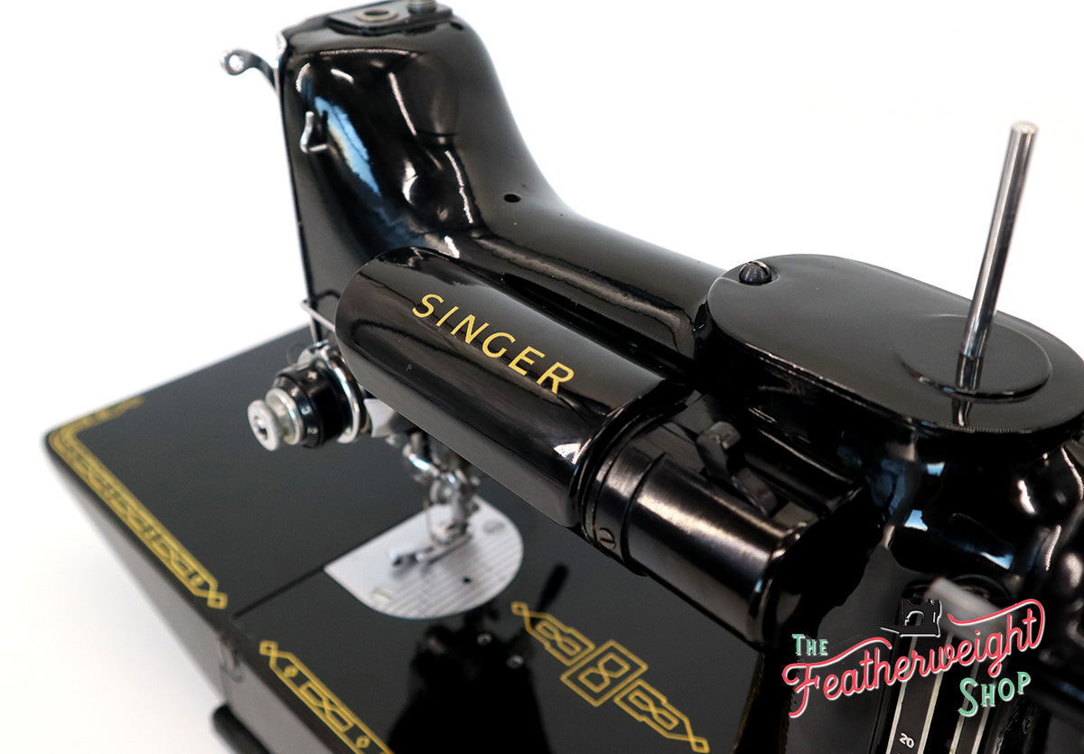 Singer Featherweight 221K Sewing Machine RED "S" ES172***