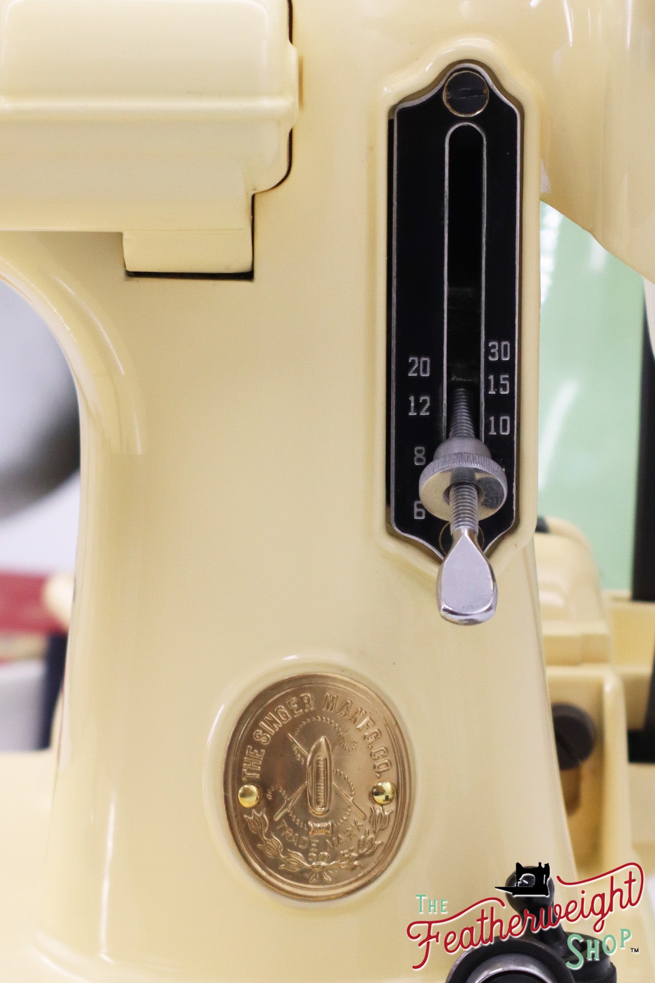 Singer Featherweight 221, AG869*** - Fully Restored in Sugar Cookie